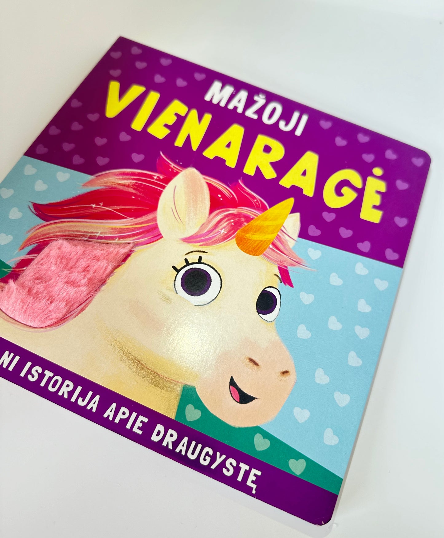 Mažoji vienaragė: švelni istorija apie draugystę (gali būti truputį pasibražęs viršelis)